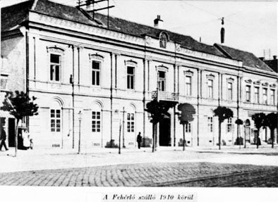 Fehérló szálló