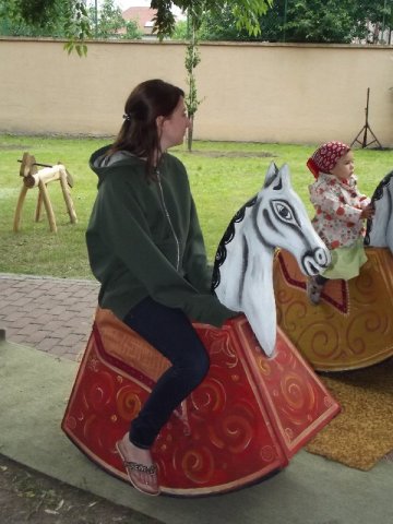 Hintalovaglás és kardvívás